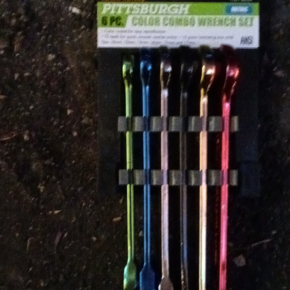 Color combo wrench set
